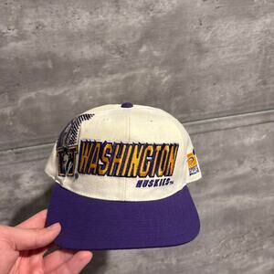 Vintage washington huskies snapback hat